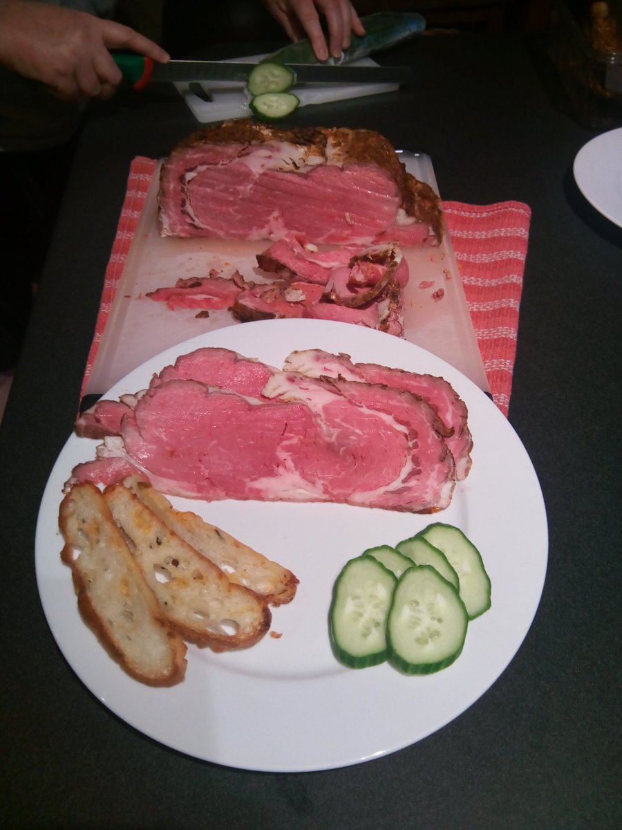 JamesRuddock1's tweet photo. @stickburners  blowtorch Prime Rib! An amazing holiday meal! https://t.co/5ZGvNPDbjc