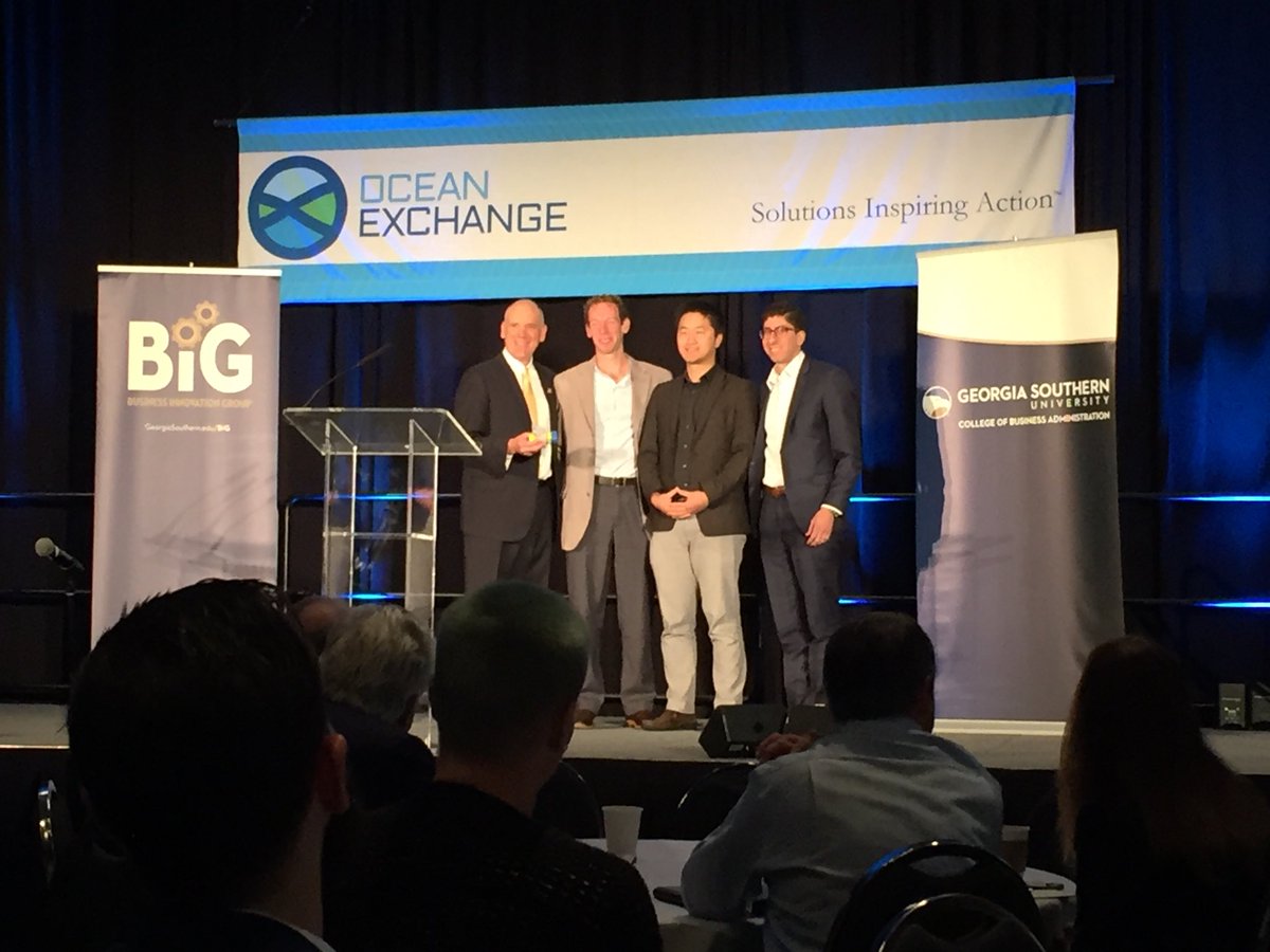 Congratulations to #OExch17 #bigpitch winners <a href="/MIT_pipeguard/">Pipeguard Robotics💧</a> innovative leak detection <a href="/TheOceanExch/">Ocean Exchange</a>
