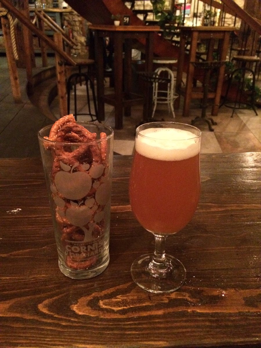 RossHammerton's tweet photo. @Vibrant_Forest Citra 🍺@DancingManBrew 👌#myfridaynight #joysofshiftwork. @thomashallett I will resist the salt left over from pretzels!😳 https://t.co/IjxJr1aksz