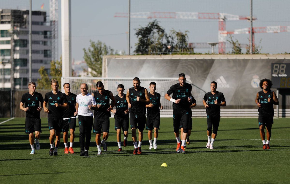 Benzema's tweet photo. Training today @realmadrid #HalaMadrid https://t.co/rO6KevLEnb