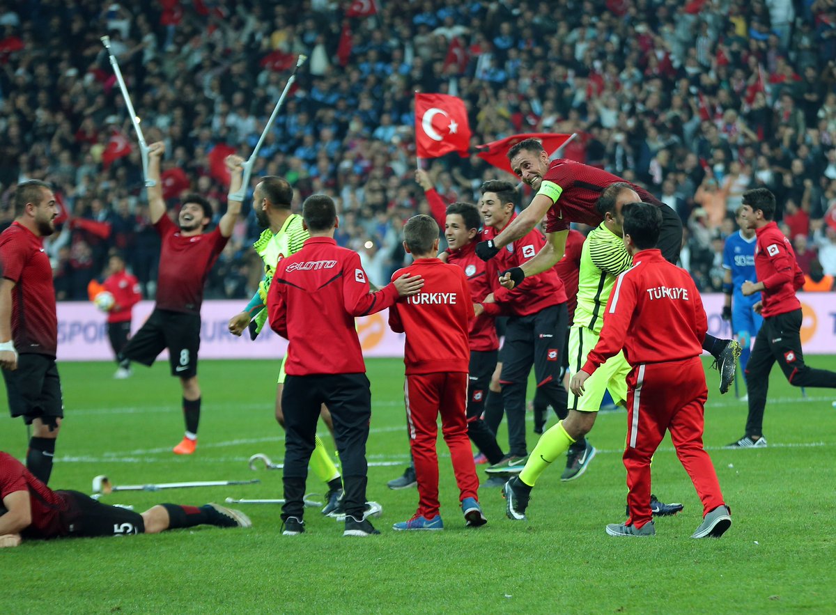 🇹🇷 Alnınızdan öpüyoruz çocuklar 👏

👉 galatasaray.org/haber/kulup/al…