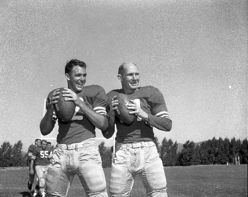 BvnthV's tweet photo. Hall Of Famer Y.A. Tittle play 10 years with the 49ers. Here's a shot at training with a kid out of Stanford named John Brodie. https://t.co/prMoDe1HGa