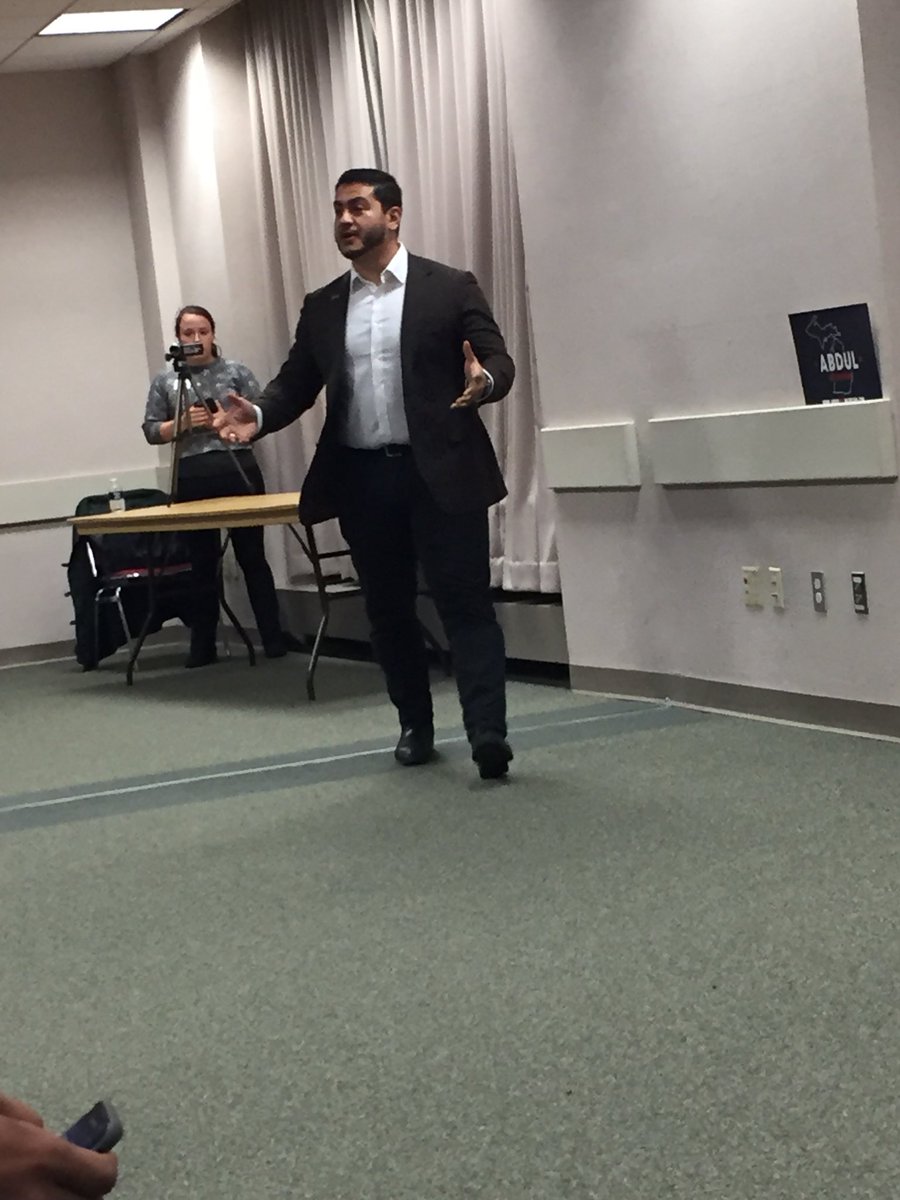 doug_lindblom's tweet photo. Hey @jonlovett, look who is talking to “Yoopers” at @NorthernMichU! #WisconsinTalk @AbdulElSayed https://t.co/7CZwULreqs