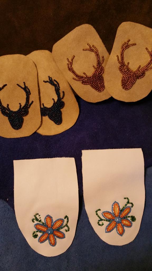 Abdesignercoop's tweet photo. #MocassinVamps #winnipeg #manitoba #wolfkwefashionanddesign #AboriginalDesignerCooperative #beadedstyle #beading https://t.co/LCFVlM88Er