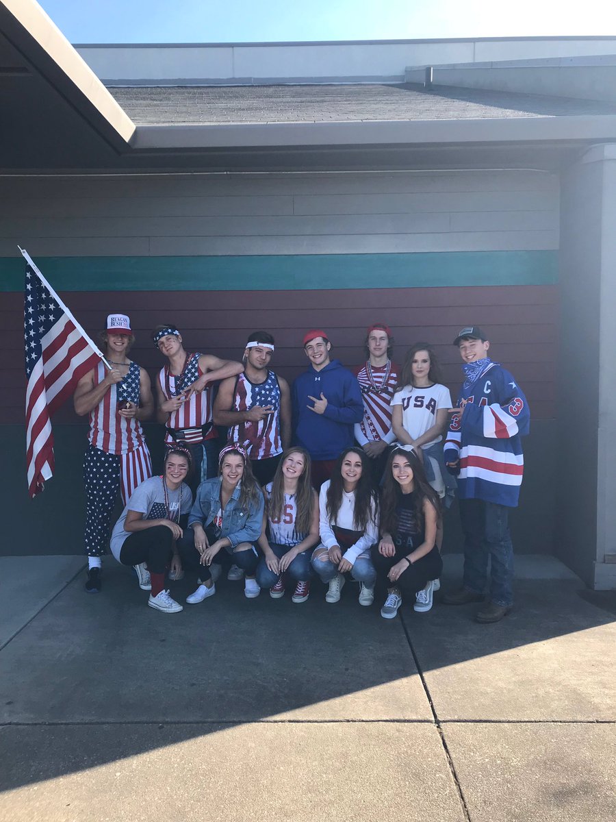 cc_ASB's tweet image. We had a great first day of spirit week! Everyone remember to dress like a "tacky tourist" tomorrow!