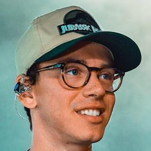 TellyLaFlare's tweet photo. Logic slowly transforming into Rick Moranis https://t.co/FUJQ5LQW88