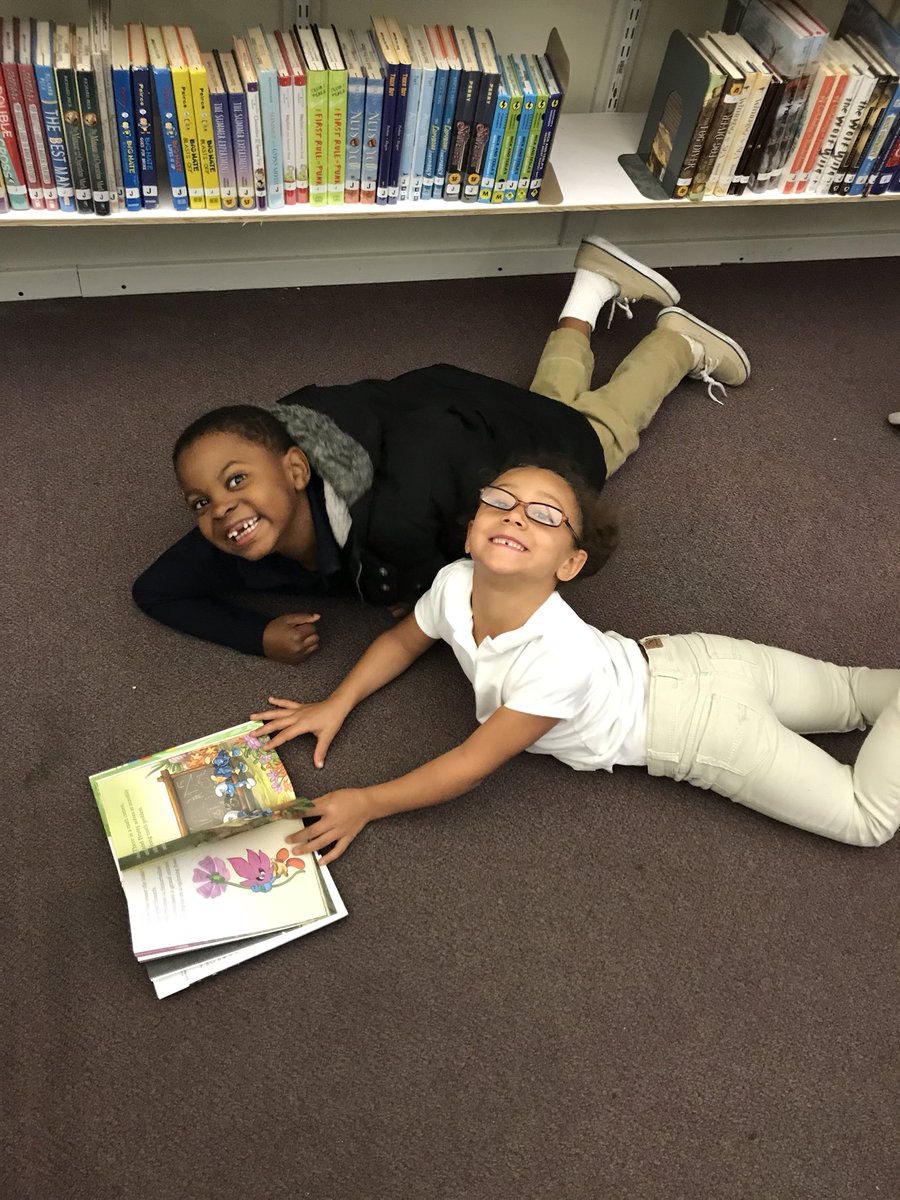 MissGarfall's tweet photo. Our first field trip to Enoch Pratt Library on 10/2 was so much fun! We rode the bus, heard a story, and read lots of books! https://t.co/MXOQ9RLWrd