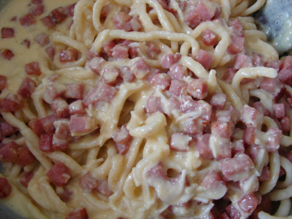 julieng6v's tweet image. Bon on va mettre les choses au clair une bonne fois pour toutes

♻️ RT pour les pâtes carbonara
❤️ FAV pour les pâtes bolognaise