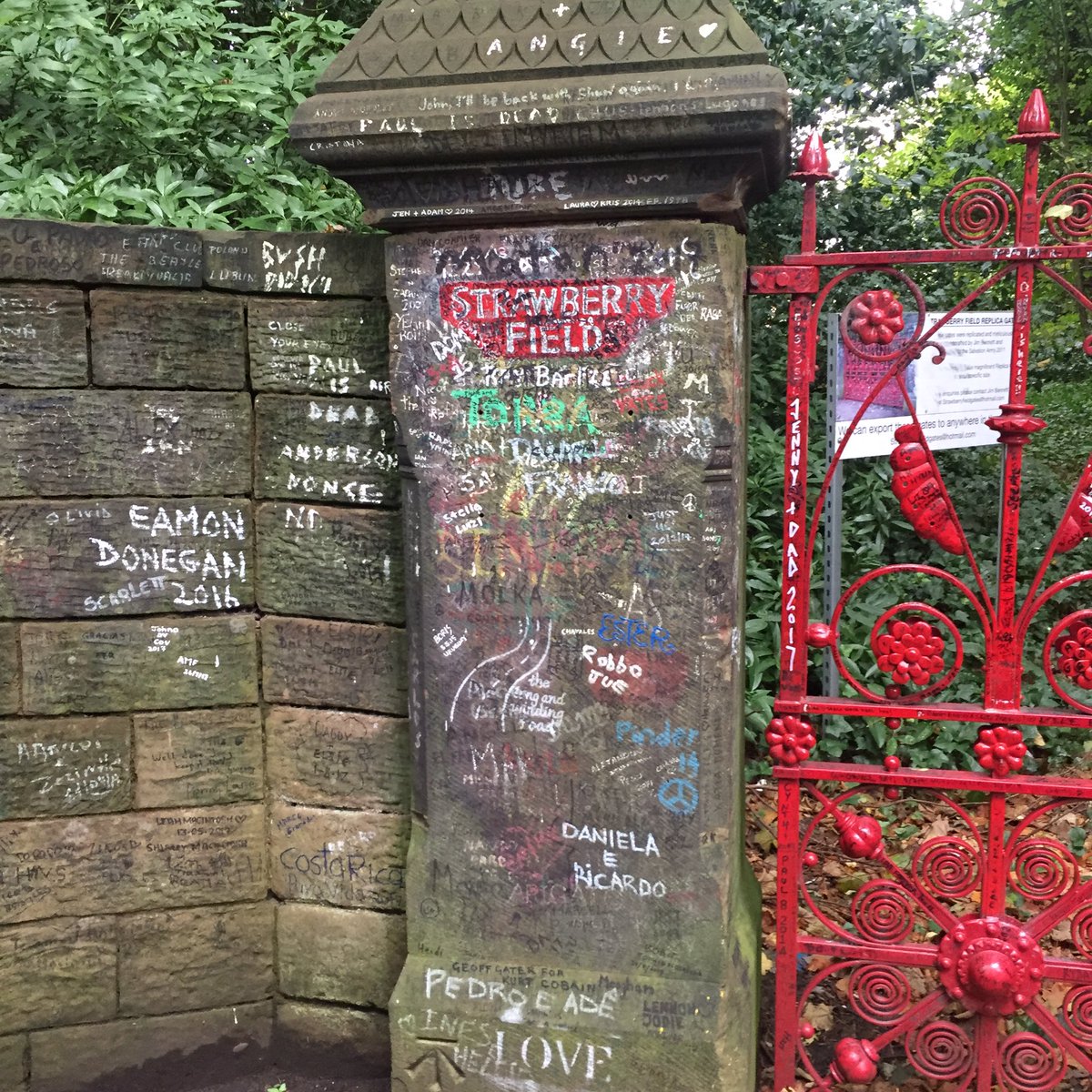 jwilson472's tweet photo. Had a great day celebrating John lennons birthday in Liverpool with @ellaperkinss same again next year? ✌🏻 ❤️ https://t.co/py0nAdBfeN