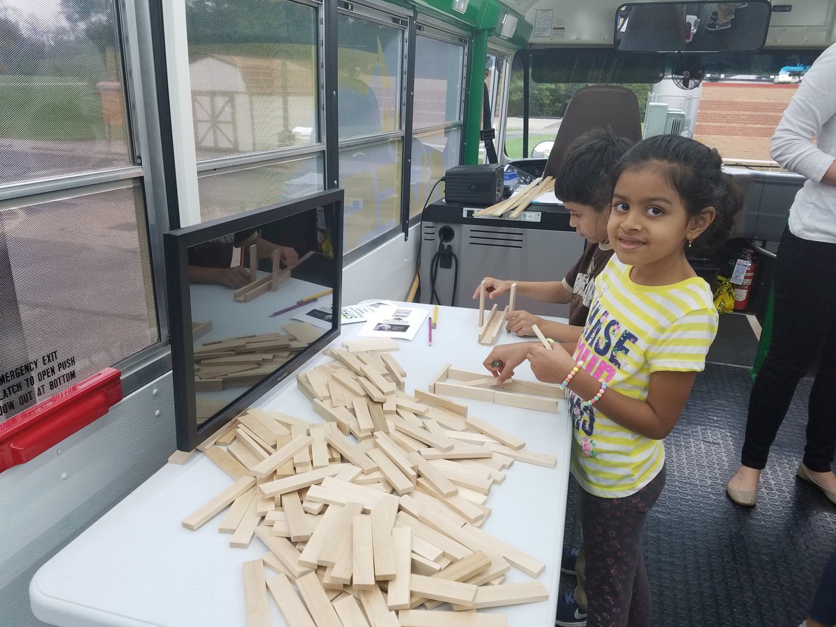 SymmesElem's tweet image. The Aviation Station is at Symmes this week.  Full STEAM ahead! #AviationStation @SycamoreSTEAM #SycamoreStrong #towerchallenge