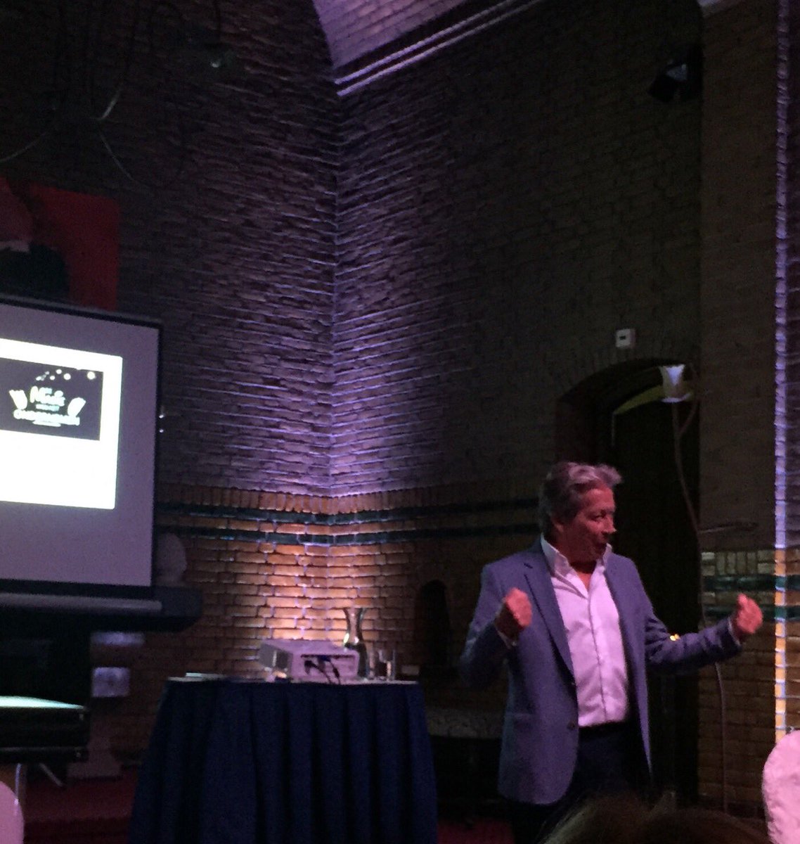 Gezellige en interessante <a href="/OVSB/">OVSB</a> ondernemersavond “de magie van ondernemen” met Hans Kazan en 2 presentaties
#Ondernemen #Netwerken #SenB
