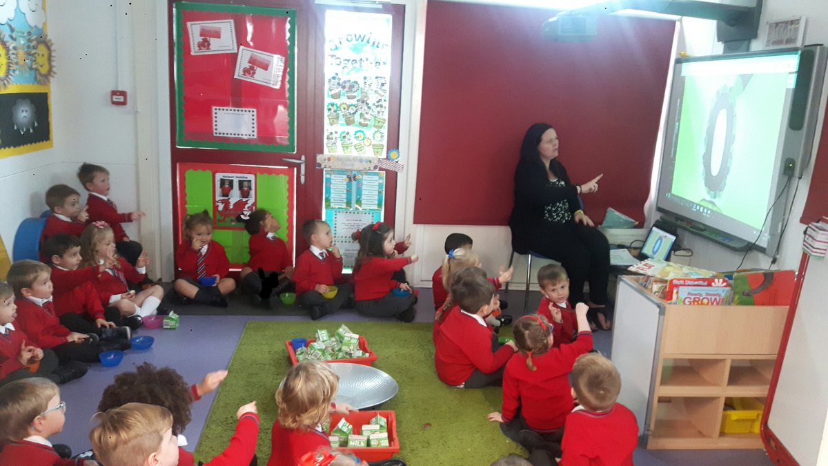 ysgolbrynhedydd's tweet photo. Our #afternoonclass discovering @ten_town and learning all about 0 zero #learningournumbers #mathsinclass #numbers #DIAIUTF #YBH #YBHnursery https://t.co/W042MFwJQl