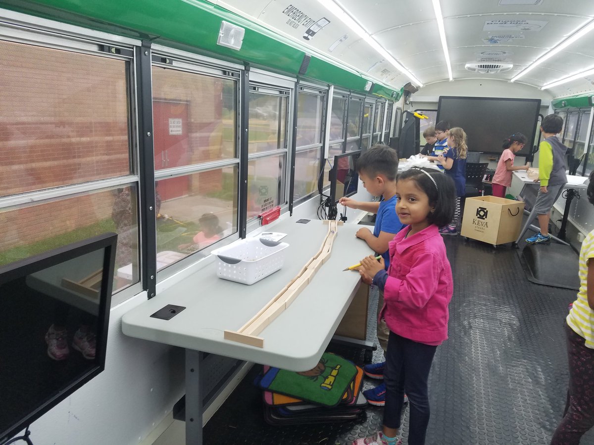 SymmesElem's tweet image. The Aviation Station is at Symmes this week.  Full STEAM ahead! #AviationStation @SycamoreSTEAM #SycamoreStrong #towerchallenge