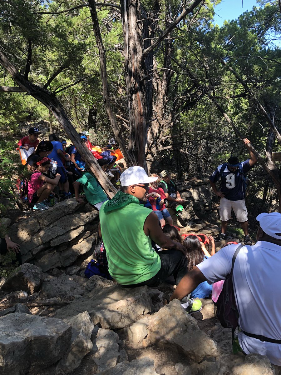 GISDleadnurse's tweet photo. Johnson’s Peak hike with the @Hillside_Eagles 5th grade! #OneTimeAtNatureCamp @CampGradySpruce https://t.co/gqc7XRAUUH