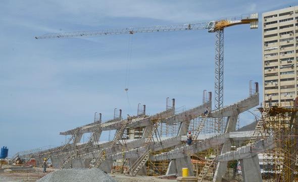 MaihenH's tweet photo. Este es el estadio de Los "Tiburones de la Guaira". Aprobaron los recursos pero no hicieron nada. #CorrupciónRoja https://t.co/Qv7sfslRV3