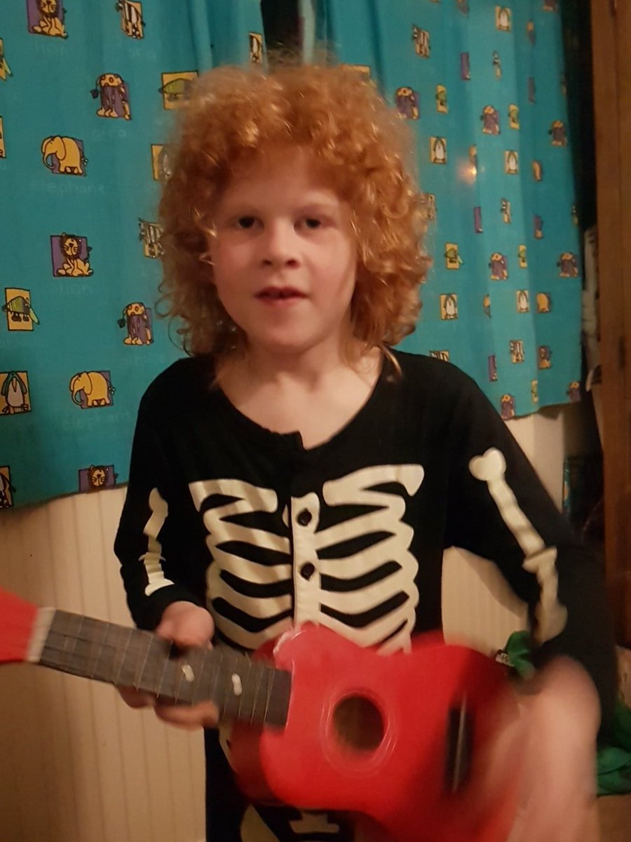 TheBrickCastle's tweet photo. @BrainstormLtd "Listen to this tune Mum" "I was a bit busy tbh, and you were in bed" #surpriseskeleton #brainstormtoys #kidsaregreat https://t.co/PklIoVRhEU