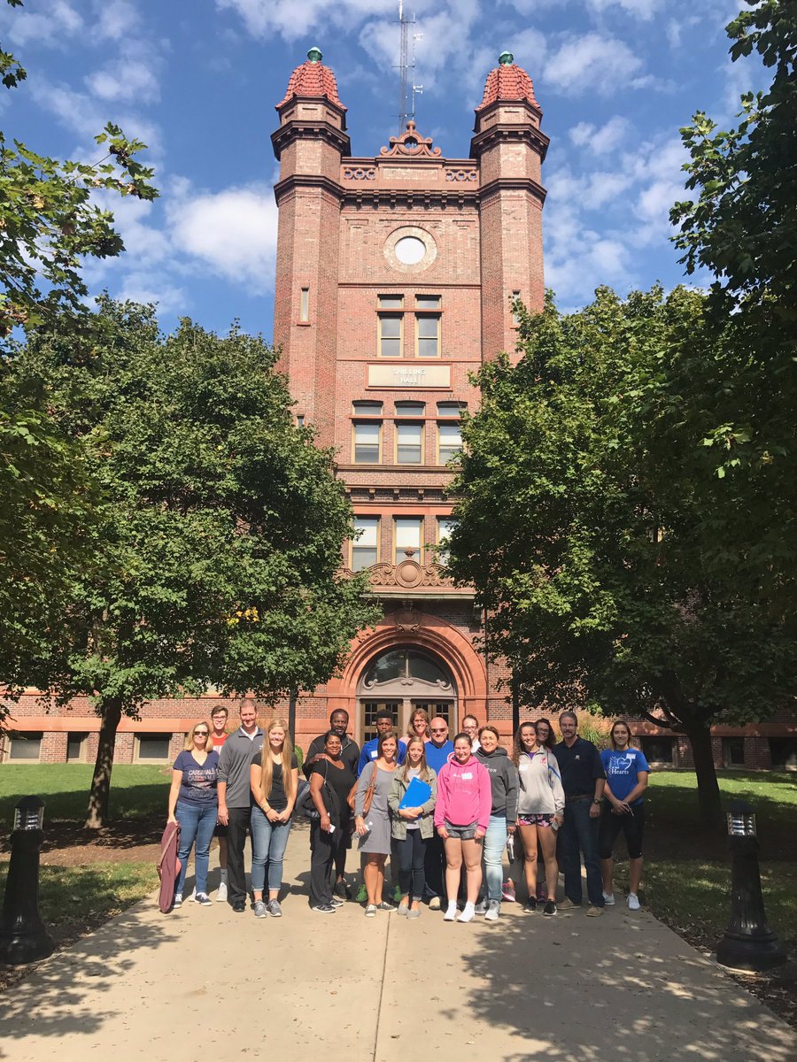 MillikinUAdmis's tweet photo. What a great day for a campus visit! To schedule yours, visit https://t.co/2XlvY8Nvh4 #gobigblue #visitMU https://t.co/9GqGNZaX9L