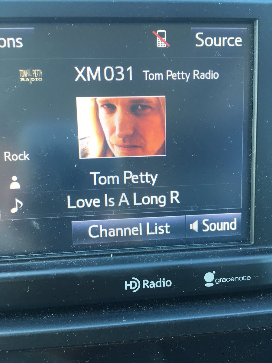 Windows down listening to the late great Tom Petty kind of day . #RipTomPetty #hismusicliveson