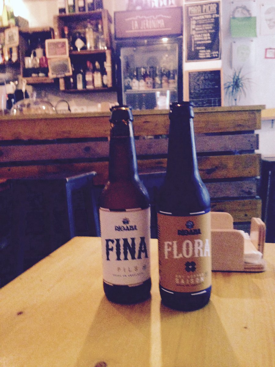 Fina y Flora, dos de nuestras birras. Cada una para un estado de ánimo.
Ley it flow 🌊! 
Tb en <a href="/LaJeronima/">LaJeronima</a> 
#CraftBeer #sevilla #lajeronima