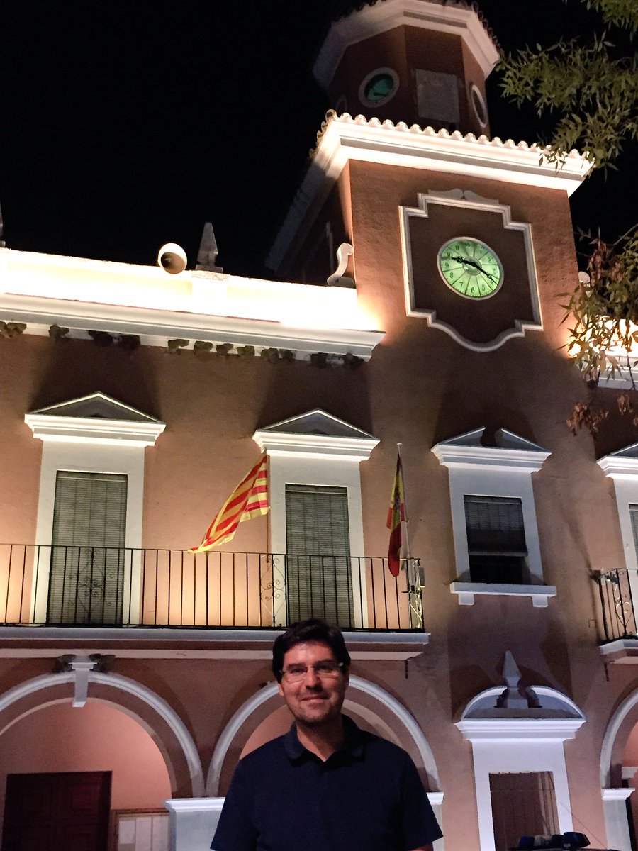 Ramondiazfarias's tweet image. En solidaridad y apoyo a nuestros compañeros de @socialistes_cat hoy el Pleno d #VvaFresno ha aprobado izar la Senyera d Cataluña #Parlem