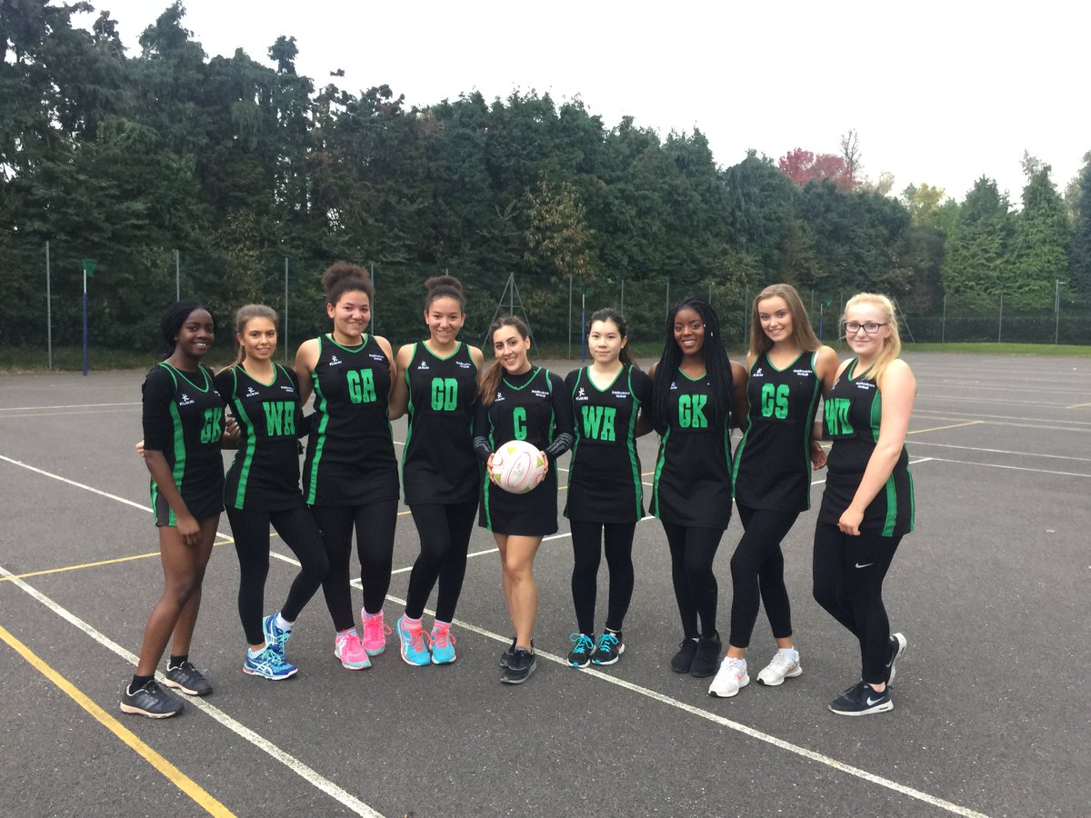 RiddlesdownPE's tweet photo. Great evening for our College VI girls. Thanks for hosting @CroydonHighPE #prepfortomorrow #wegotthis 💪🏽🏐 https://t.co/TwNWWUpUuq