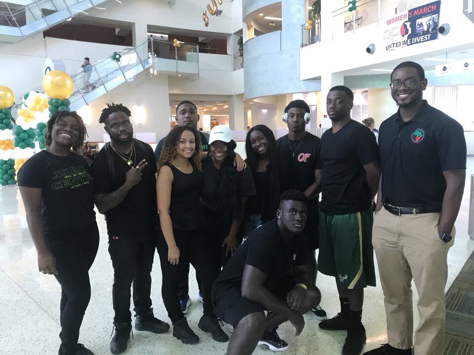 USF_BSU's tweet photo. To kick off BSUโs Homecoming Spirit Week โ17 some of our amazing General Body are wearing all Black today! #RoyalRoots #BSYOU #BSUHOCO17 https://t.co/vY0fR2Grp4