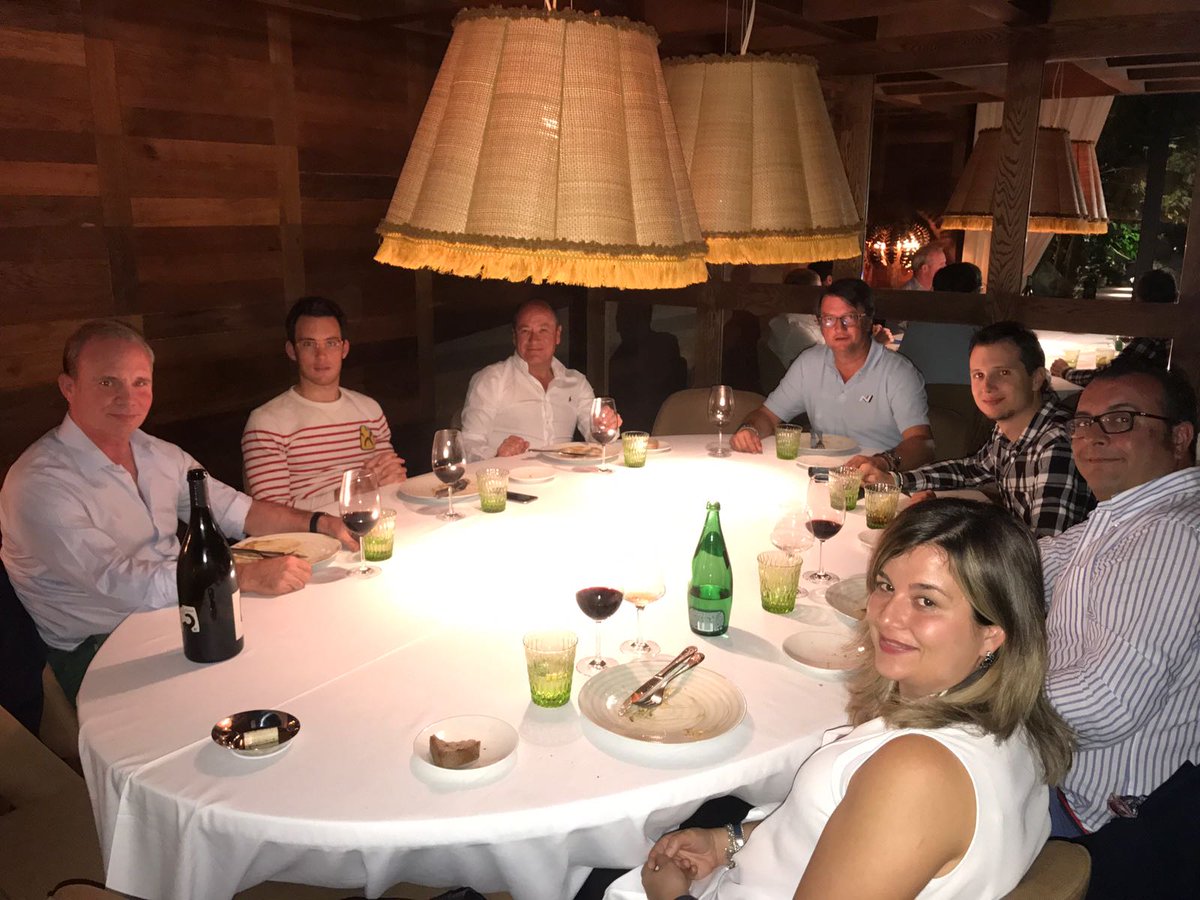 Cena en Madrid con <a href="/thierryneuville/">Thierry Neuville</a> <a href="/nickyr84/">Nicoletta Russo</a> <a href="/satrusteguipolo/">Polo Satrustegui</a> <a href="/AS_PipoLopez/">Pipo López</a> <a href="/ramonbiosca/">Ramón Biosca</a> <a href="/loisSr_motor/">Adrián Lois</a> hablando de <a href="/HMSGOfficial/">Hyundai Motorsport</a> y rallies!