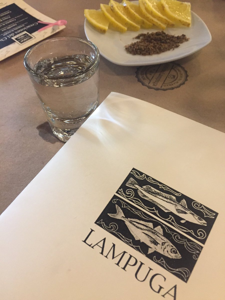 #Mezcal en uno de mis lugares favoritos. @chefemmanuelamp <a href="/LampugaMX/">Lampuga</a>