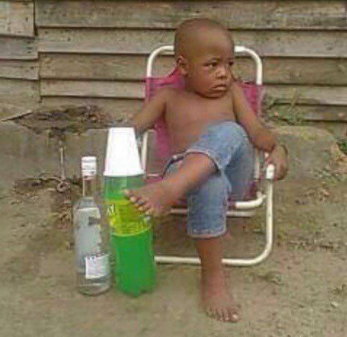 Dudu_Nyirongo's tweet image. Me on social media when the cyber minister is away #cabinetreshuffleZW