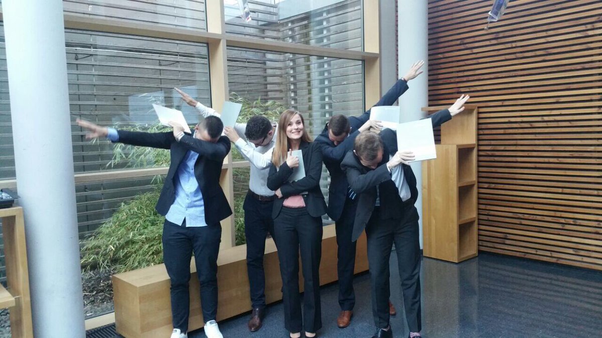 It's done! Thanks to the exciting graduation @HHZ_BB! #master of #science in #digital #business #management! #hhzdbm15 #hhz_alumni