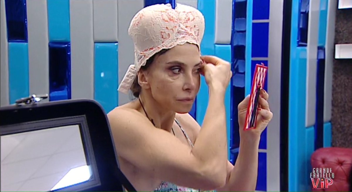 Iperborea_'s tweet photo. E ricordiamoglielo al mondo chi eravamo e che potremmo ritornare.

#GFvip https://t.co/OjRKVZBmZ1