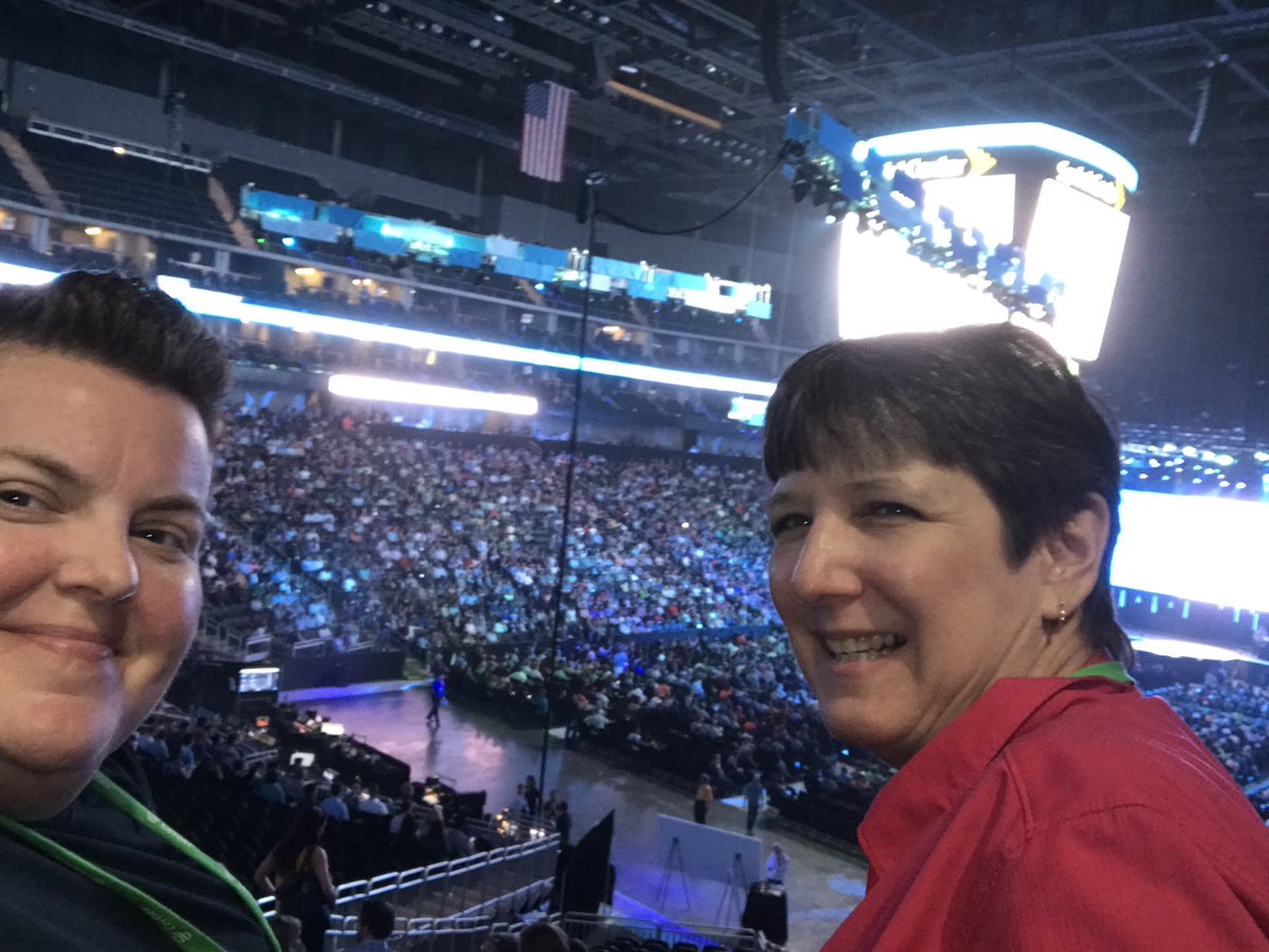 Shufinator's tweet photo. #chc17 https://t.co/wkPf7b6MuF
