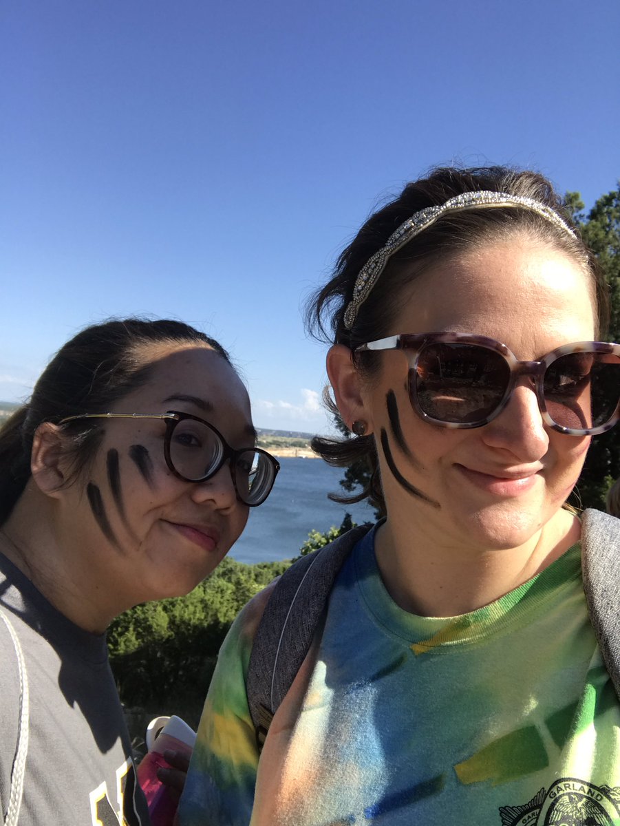 tvo_tweets's tweet photo. Frolicking deer and Hopping bunny are heading down the hill! @Hillside_Eagles #OneTimeAtNatureCamp #IndianNames https://t.co/2uPgWMp7IT