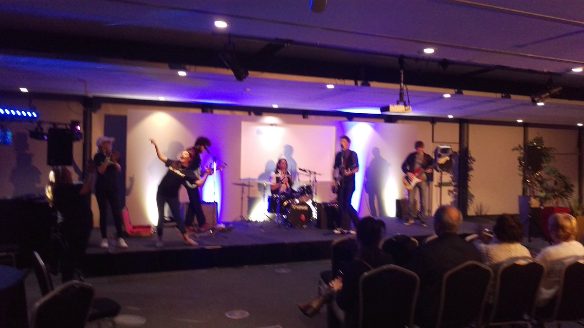 ChangesBristol's tweet photo. Yay #sonicsunrise #PeerFest17 https://t.co/DiWQ46h4MB