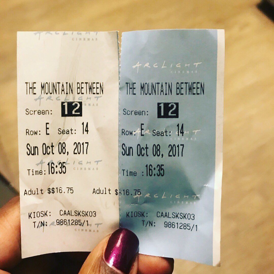 divadiedre's tweet photo. This movie was AWESOME!!!!!!! The acting was nothing short of AMAZING! 👏🏾👏🏾👏🏾 #TheMountainBetweenUs @idriselba #KateWinslet #MustSee 👏🏾👏🏾👏🏾 https://t.co/mYGS67hthp