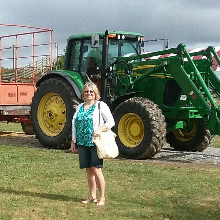 herslaura's tweet image. Coolspring corn maze. #Coolspring #cornmaze #tractor