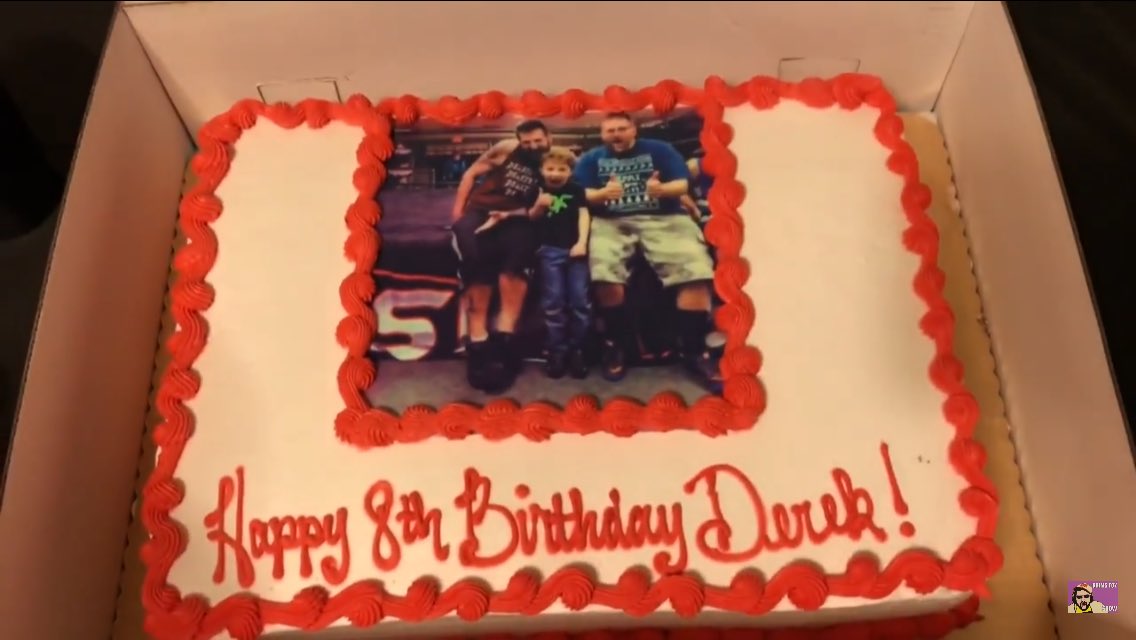 xNorthernWolfx's tweet photo. #WeWantCake of the Birthday 🎂 Boy featuring @mewingwang & @GrimsToyShow #GTSParty #EatItYeah #DFStyle https://t.co/w0pMHDZfwK