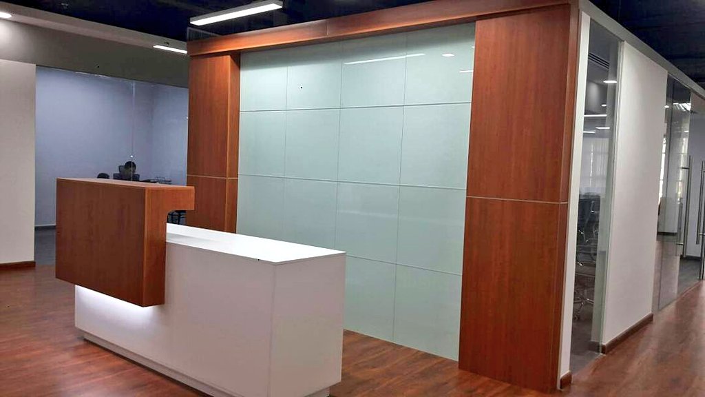 Designer_vision's tweet photo. #jollychic #designers_vision #reception #meeting_table #اثاث_مكتبي https://t.co/YNAhWW9U6i