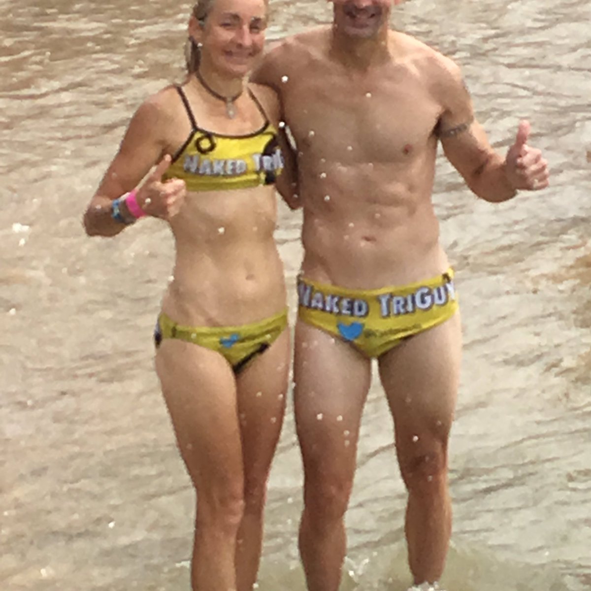 Trailqueen6's tweet photo. Practice swim Kona! https://t.co/tkOBwQZ8IX