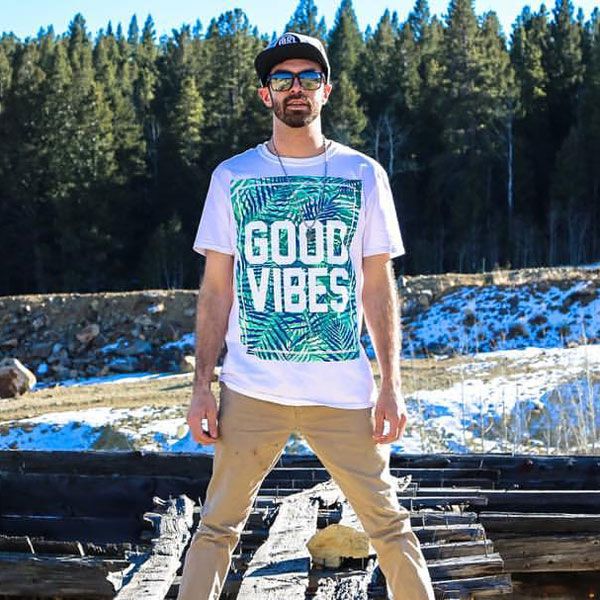 mySoundposter's tweet photo. #FunkStatik is lookin and sounding fresh on his track 'Stay Fresh' on our #video #Soundposter>> https://t.co/vQUqo2OJCw https://t.co/UXvWbH4Sqw