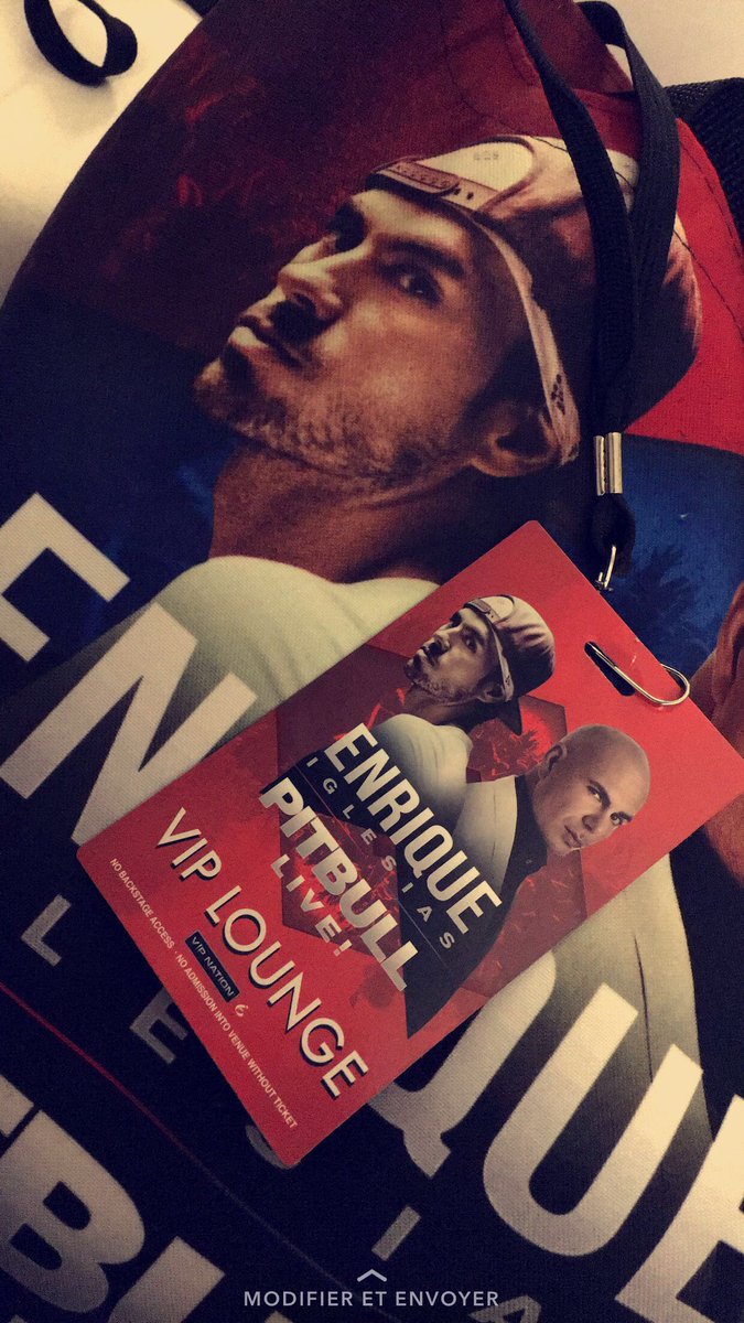 MalyFld05's tweet photo. Let’s have fun!!! #vipnation #ilikehotitfeelsvip #EnriquePitbullTour  #Montreal2017 Yeahhh!!! ✌🏼 https://t.co/Y0ZvKuU6Yq