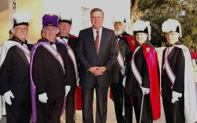 NoTrueScotist's tweet photo. I’m a Jebobite. I believe in the divine, inalienable, hereditary right of Jeb to be President, and in his accountability to God alone. https://t.co/luOQMx7x2A