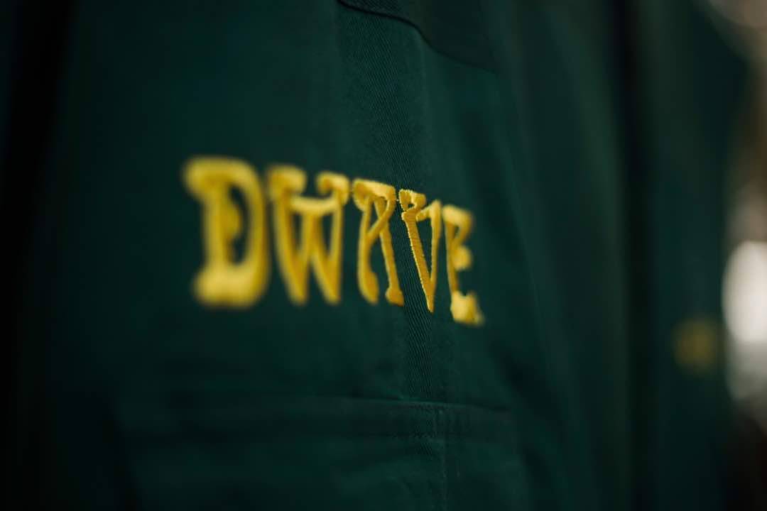 WizChifa1's tweet photo. DWAVE SIGHT
JACKET 🔥🔥🔥
AVAILABLE NOW.
#DWAVESTYLING 
#DWAVE17 #ORDER https://t.co/2v2irDZnSp