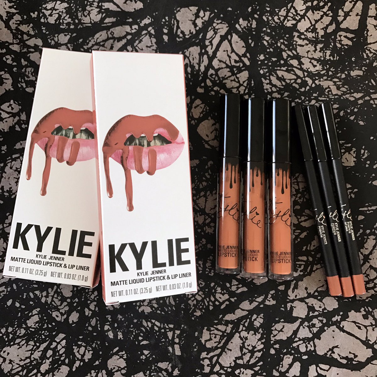 Kylie Cosmetics tweet media