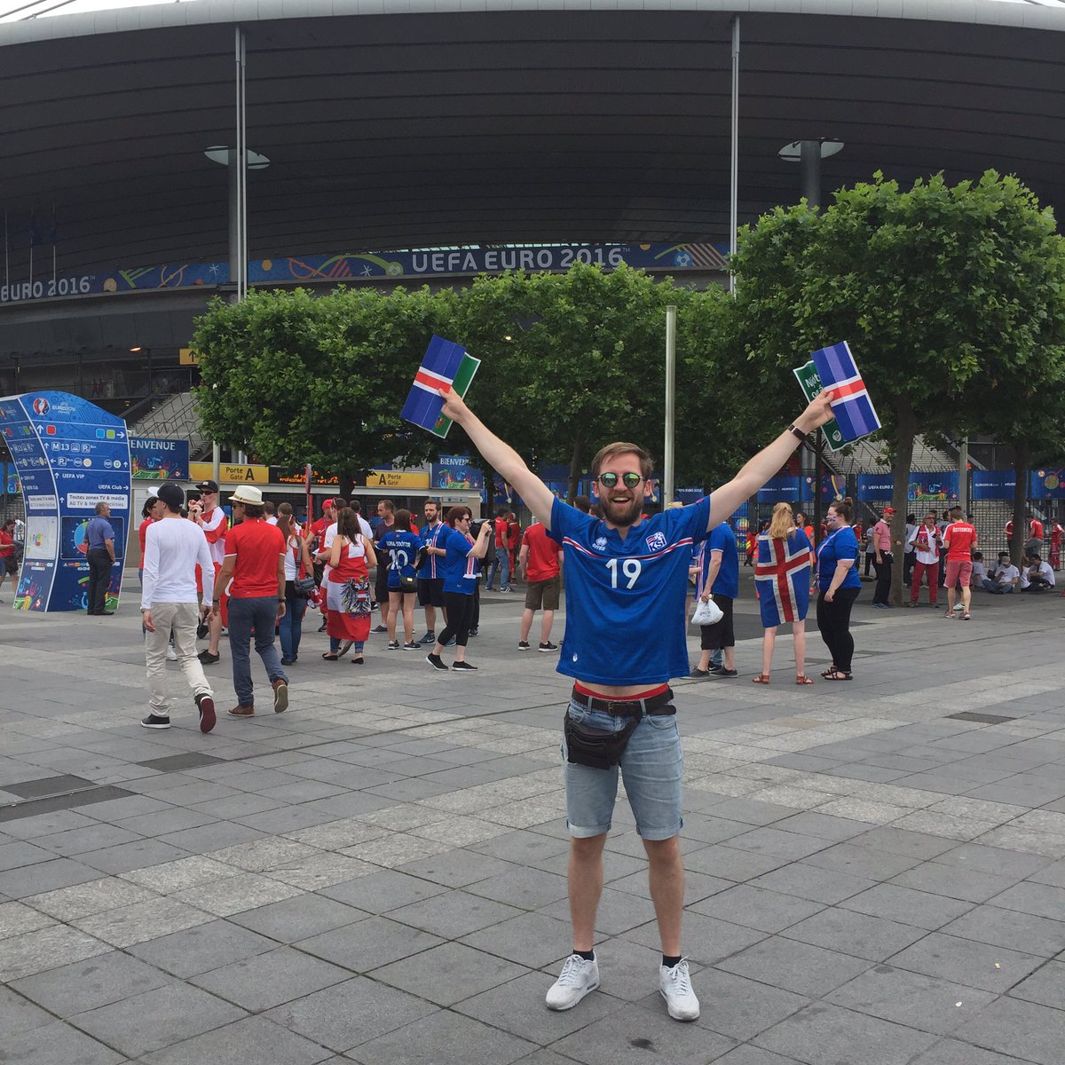 jongisli's tweet image. Þá þarf maður að rífa fram stullurnar og fannybaggið aftur!