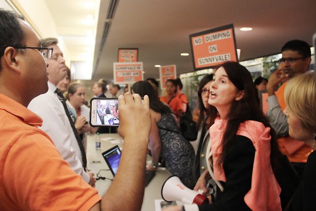 MCQuietSkies's tweet photo. We stand w/you, San Jose @mercnews #Airplanenoise - South Bay, Peninsula residents frustrated w/ hectic #FAA meeting https://t.co/0ev59a8t4r https://t.co/38TLIuAiQE