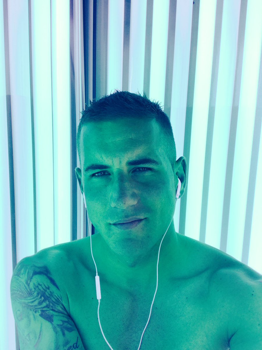 Dan Broughton's Instagram, Twitter & Facebook on IDCrawl