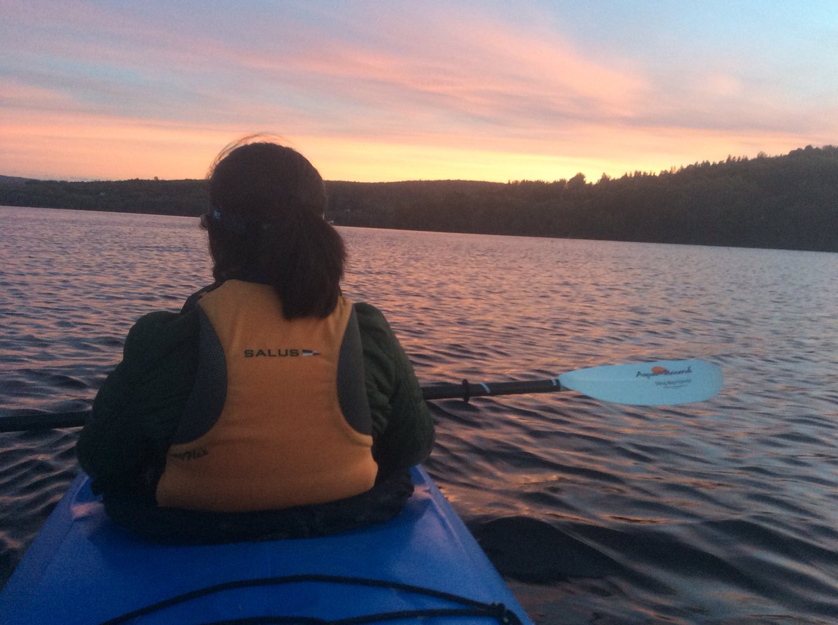 TourismCB's tweet photo. A great outing for #GoMedia2017 media as they enjoyed a evening #kayak tour with @northriverkayak followed by some tasty home made #pizza https://t.co/AHn2a6ImJB