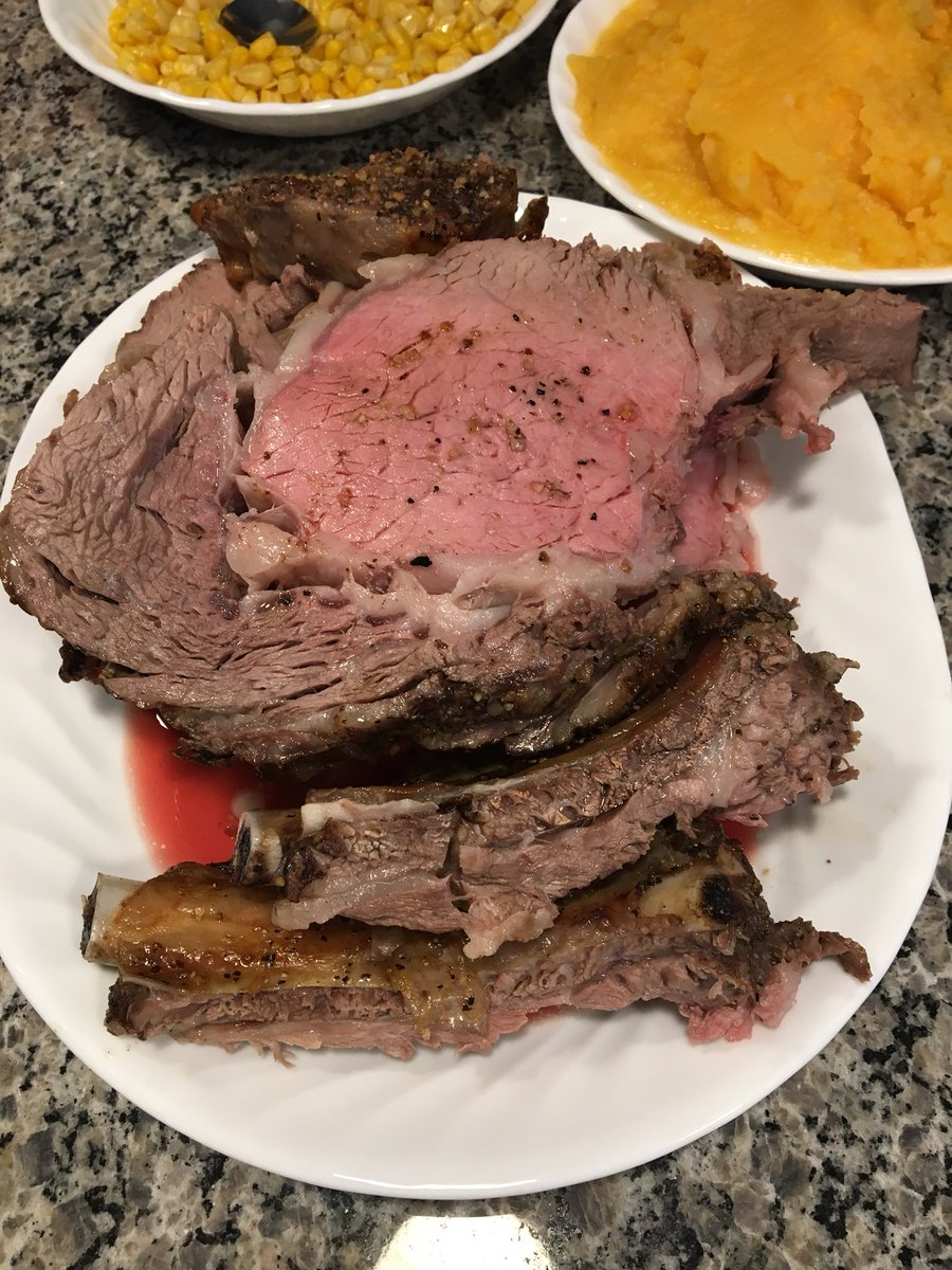 trig72's tweet image. Holy crow...#Thanksgiving food fest #3 has wrapped up. The 4 of us enjoyed a slow cooked prime rib roast and damn it was good! #sodamnfull