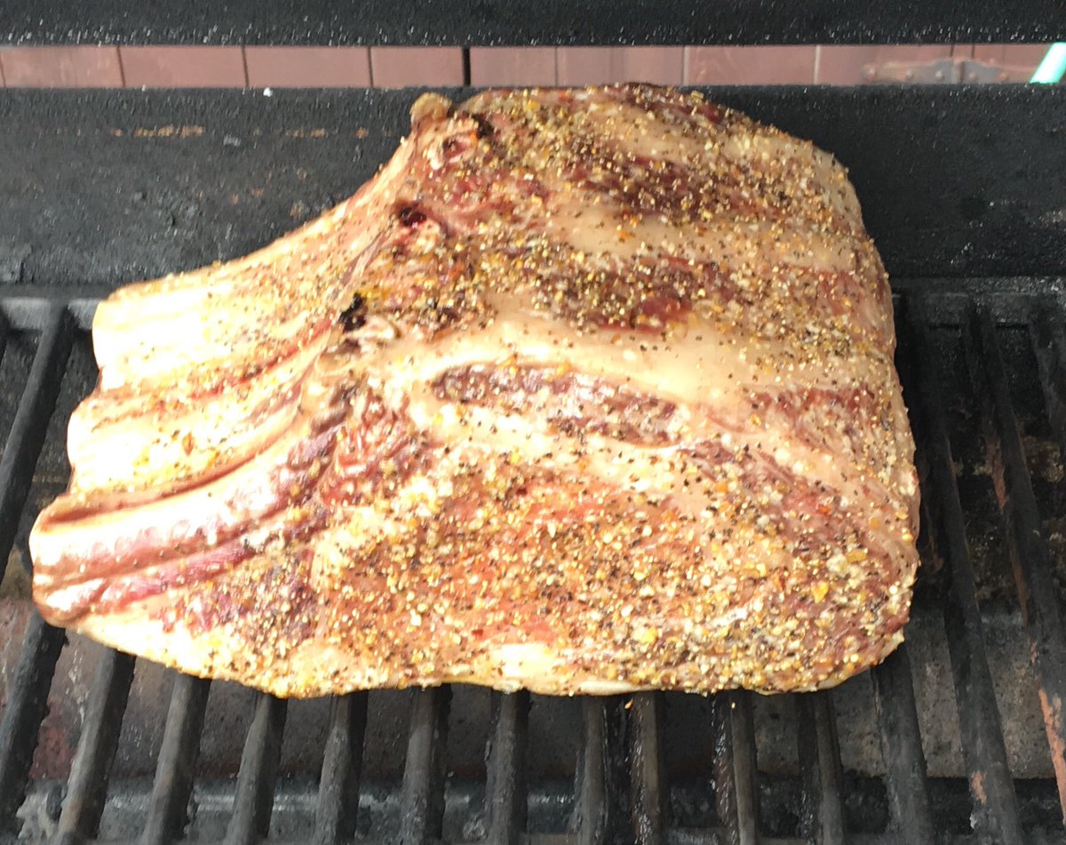 trig72's tweet image. Holy crow...#Thanksgiving food fest #3 has wrapped up. The 4 of us enjoyed a slow cooked prime rib roast and damn it was good! #sodamnfull